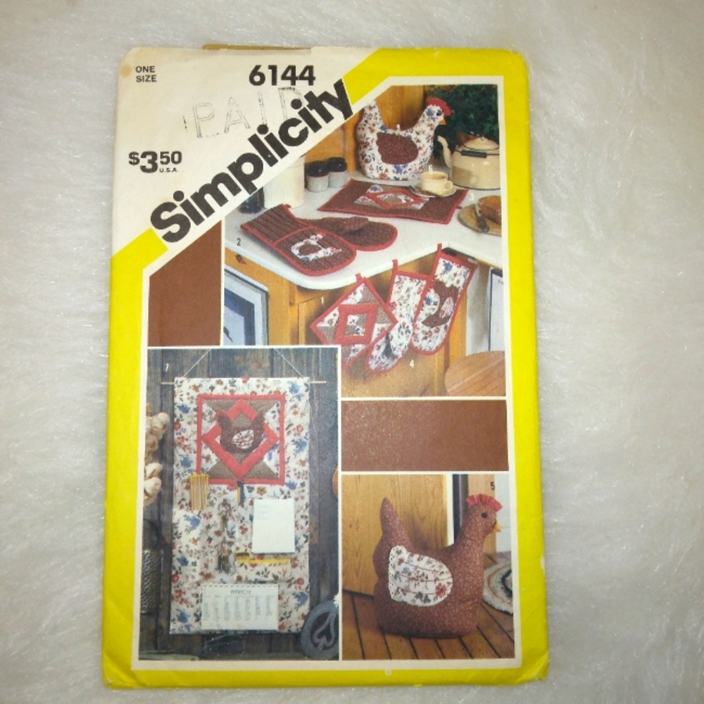 Simplicity 6144 Chicken themed kitchen accessories